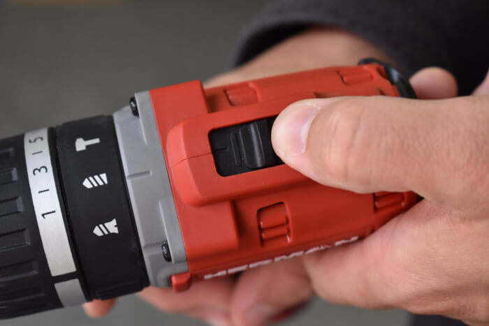 AKCE! Aku vrtací šroubovák HERMAN AXSP-1441 | 14,4 V Komplet | 2x Sada vrtáků ZDARMA