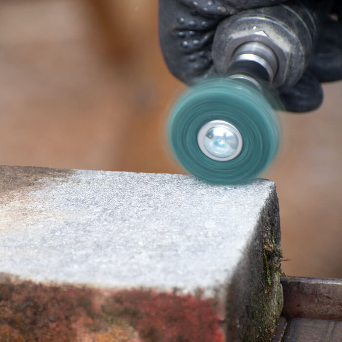 Čistící kotouč na stopce HERMAN FWK-20/S Dragon Green Brusivo: STRIP-IT + corundum