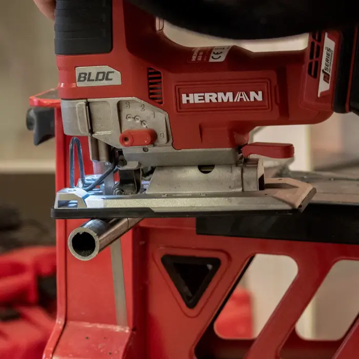 Aku přímočará pila HERMAN AXJS-1801 | 18,0 V 2Ah | Komplet | Záruka: 3 roky